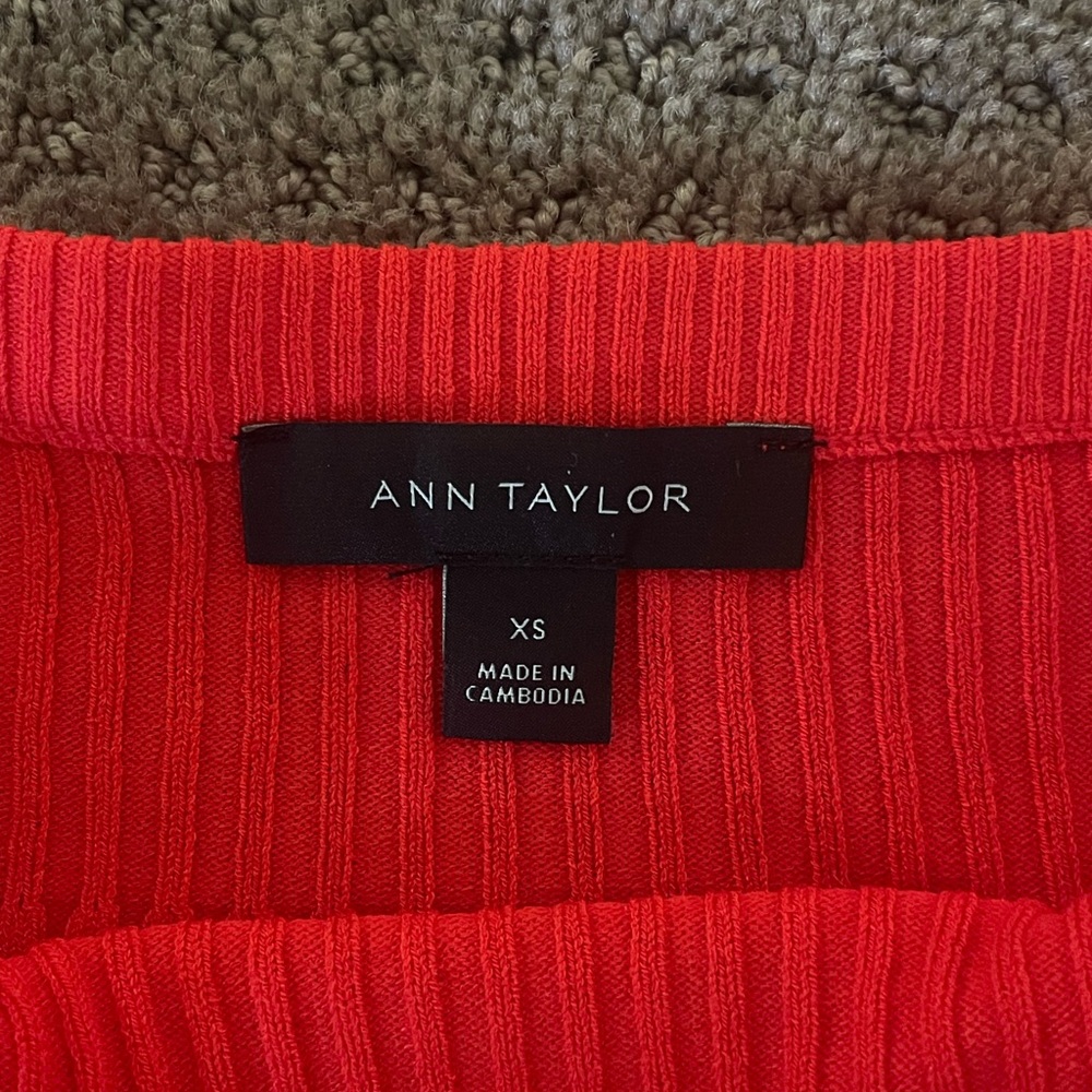 Ann Taylor Red Ribbed Off-the-Shoulder Top - Picture 3 of 4